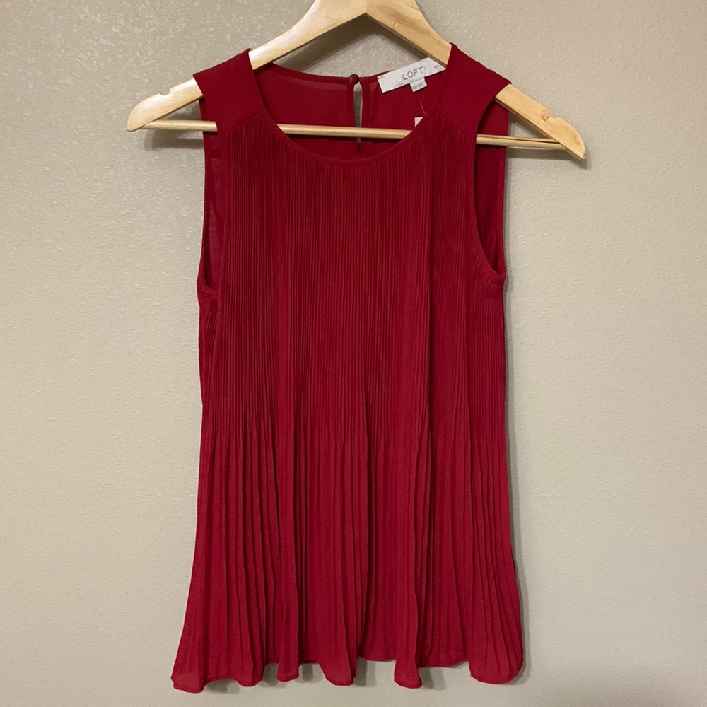 NWT Loft Pleated Tank